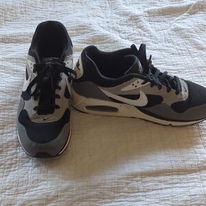 Nike Air Max Correlate Black and Gray Athletic Shoes